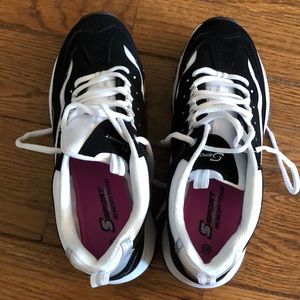 Skechers tennis shoes